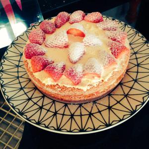 @Neily82 Strawberries and cream cake